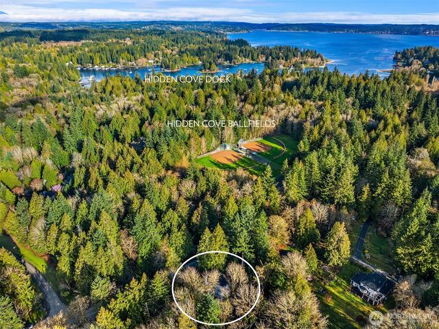 13532 Phelps Road NE, Bainbridge Island, WA 98110