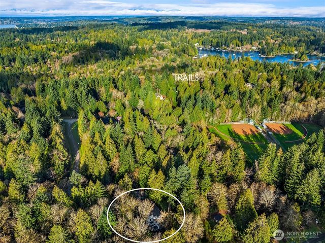 13532 Phelps Road NE, Bainbridge Island, WA 98110