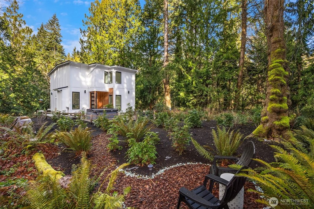 13532 Phelps Road NE, Bainbridge Island, WA 98110