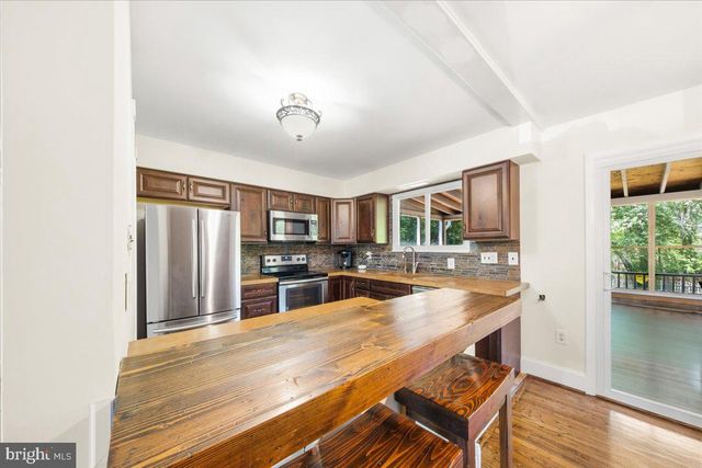 225 PINE BLVD, Medford, NJ 08055