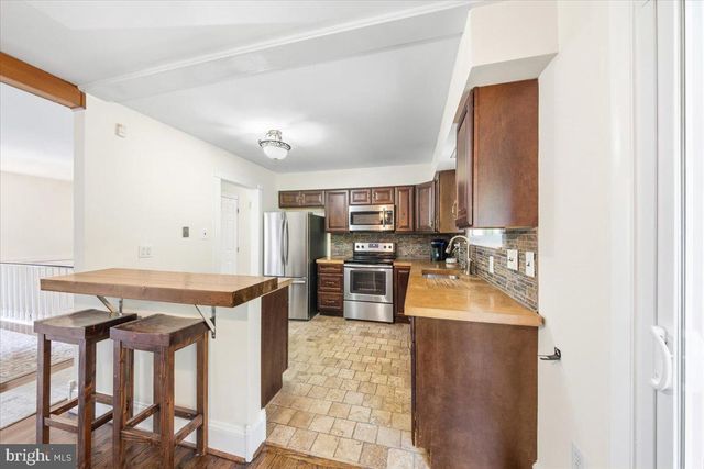 225 PINE BLVD, Medford, NJ 08055