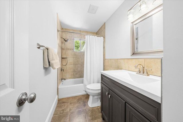 225 PINE BLVD, Medford, NJ 08055