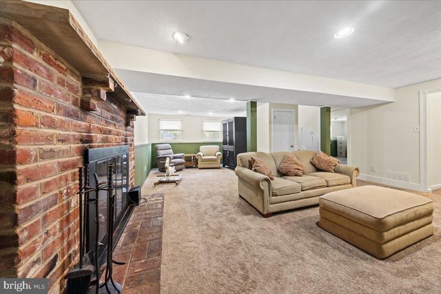 225 PINE BLVD, Medford, NJ 08055