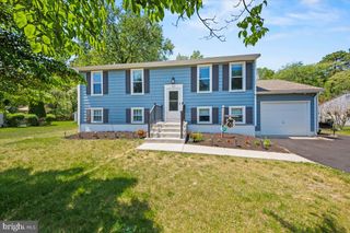 225 PINE BLVD, Medford, NJ 08055