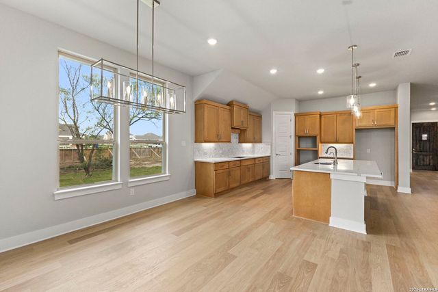 5125 Estates Oak Way, San Antonio, TX 78263