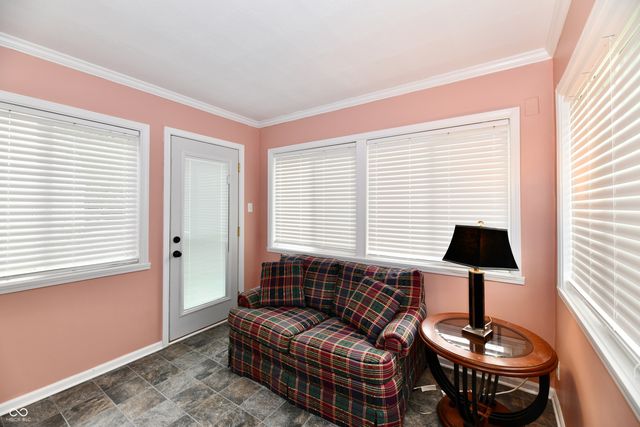 245 S 11th Avenue, Beech Grove, IN 46107