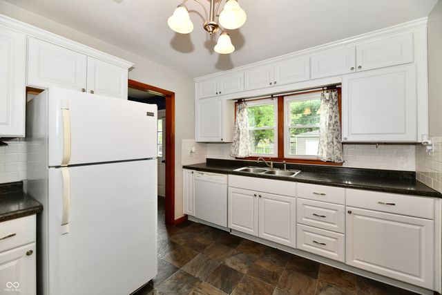 245 S 11th Avenue, Beech Grove, IN 46107