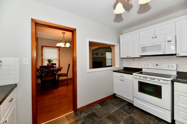 245 S 11th Avenue, Beech Grove, IN 46107
