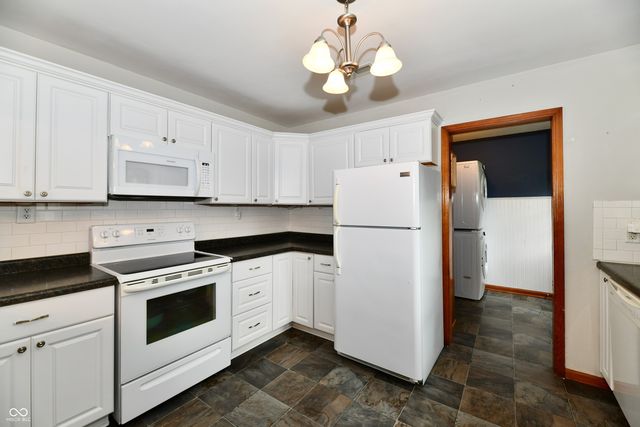 245 S 11th Avenue, Beech Grove, IN 46107