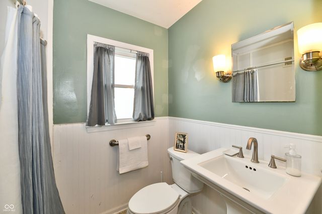 245 S 11th Avenue, Beech Grove, IN 46107