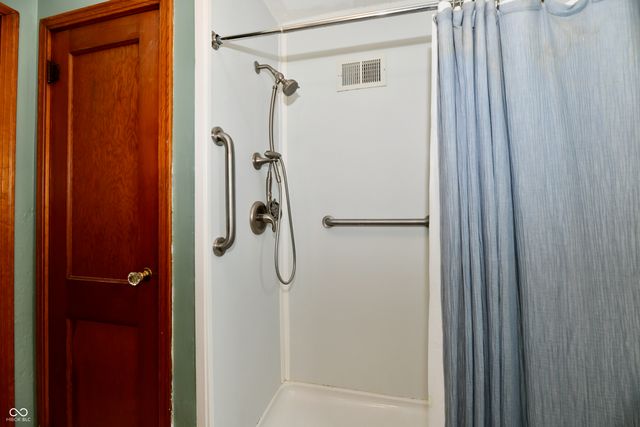 245 S 11th Avenue, Beech Grove, IN 46107
