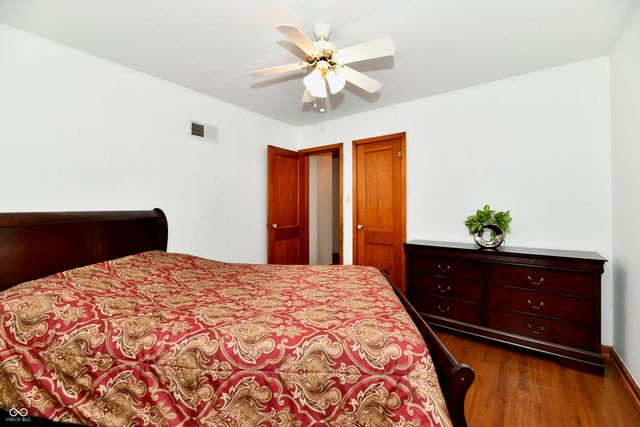 245 S 11th Avenue, Beech Grove, IN 46107