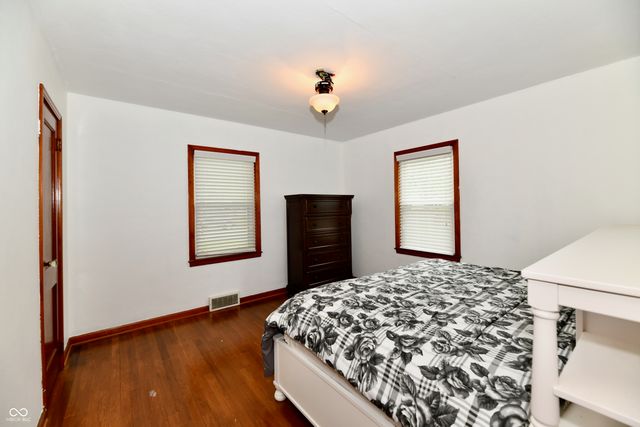 245 S 11th Avenue, Beech Grove, IN 46107