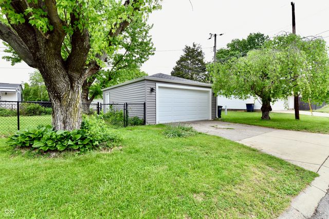 245 S 11th Avenue, Beech Grove, IN 46107