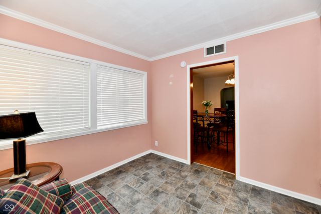 245 S 11th Avenue, Beech Grove, IN 46107