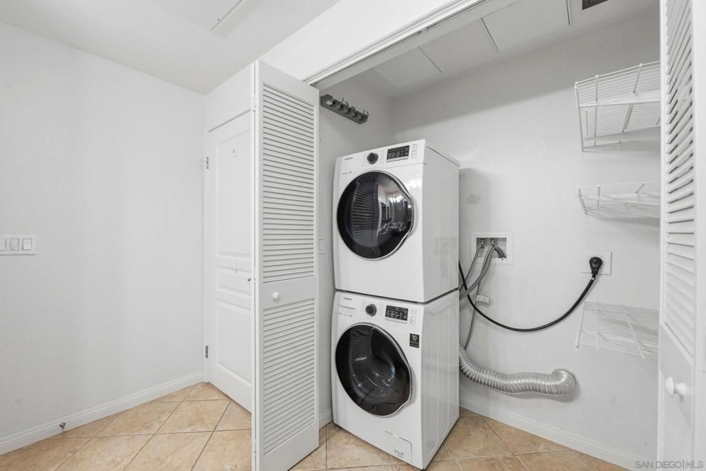 Image 20 of property listing at 3887 Pell Place 221, San Diego, CA 92130