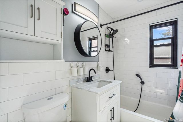 219-50 74th Avenue 328A2, Bayside, NY 11364