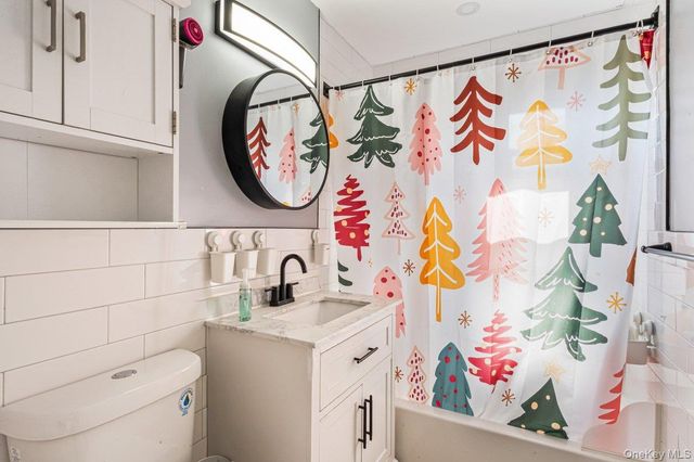 219-50 74th Avenue 328A2, Bayside, NY 11364