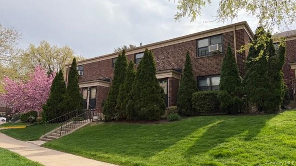 219-50 74th Avenue 328A2, Bayside, NY 11364