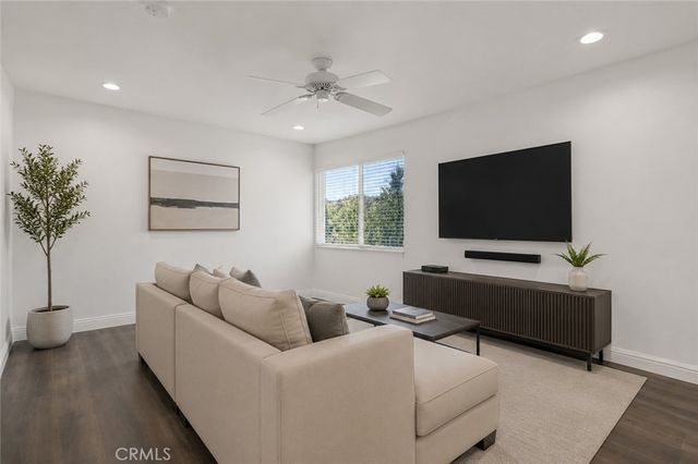 5952 Maury Avenue, Woodland Hills, CA 91367