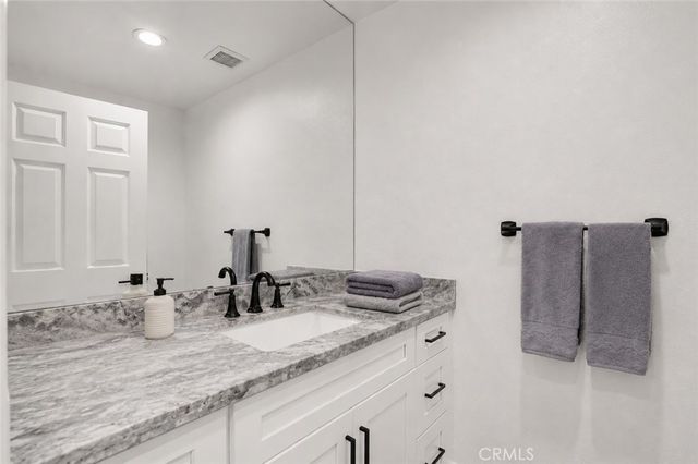 5952 Maury Avenue, Woodland Hills, CA 91367