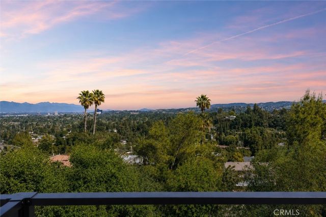 5952 Maury Avenue, Woodland Hills, CA 91367