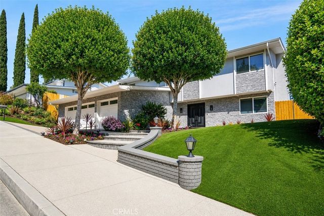 5952 Maury Avenue, Woodland Hills, CA 91367
