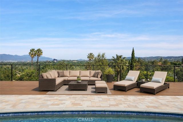 5952 Maury Avenue, Woodland Hills, CA 91367