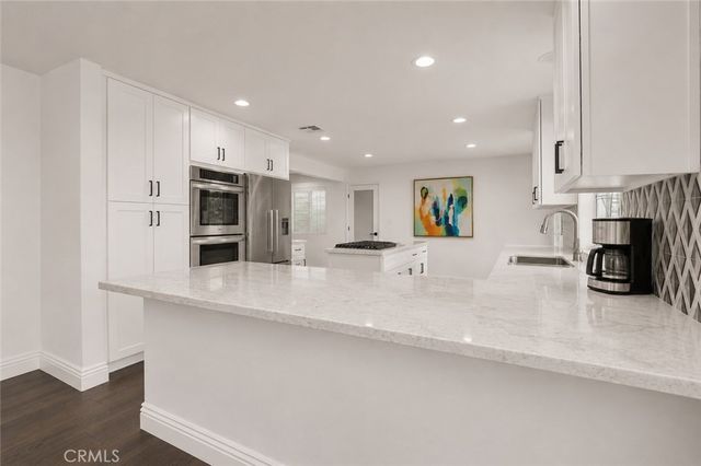 5952 Maury Avenue, Woodland Hills, CA 91367
