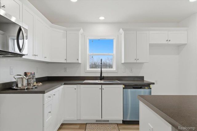 4396 Bridgeport Court, Inkster, MI 48141
