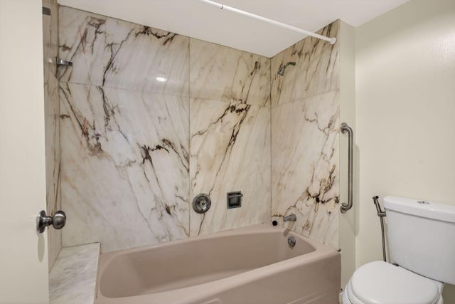 3000 Holiday Drive 1602, Fort Lauderdale, FL 33316