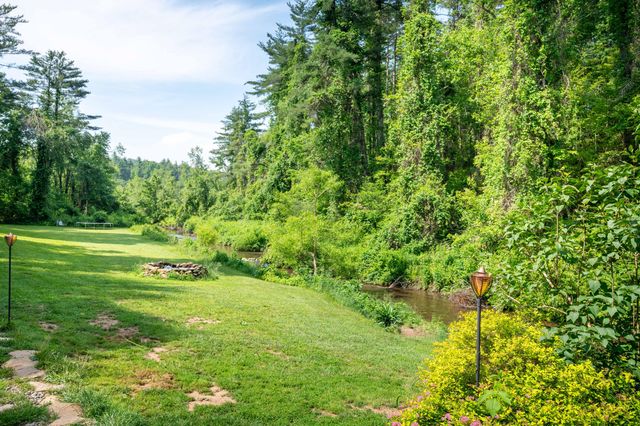 1073 Timberline RD SE, Copper Hill, VA 24079