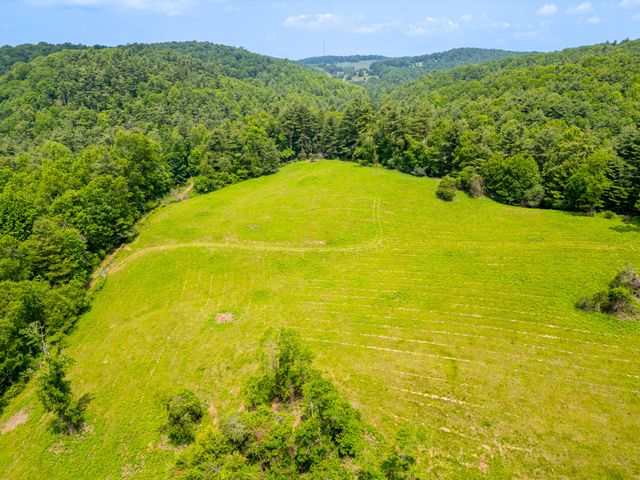 1073 Timberline RD SE, Copper Hill, VA 24079