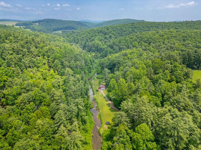 1073 Timberline RD SE, Copper Hill, VA 24079