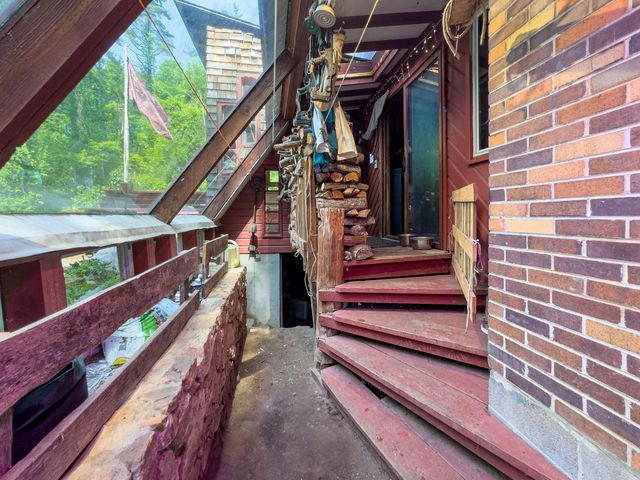 1073 Timberline RD SE, Copper Hill, VA 24079