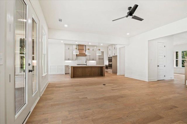 8330 Creekside Overlook Drive, Gainesville, GA 30506