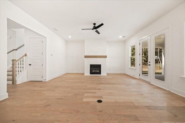 8330 Creekside Overlook Drive, Gainesville, GA 30506