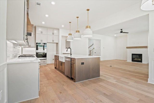 8330 Creekside Overlook Drive, Gainesville, GA 30506