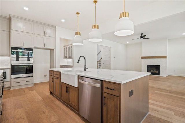 8330 Creekside Overlook Drive, Gainesville, GA 30506