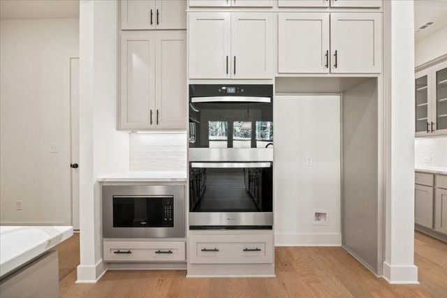 8330 Creekside Overlook Drive, Gainesville, GA 30506