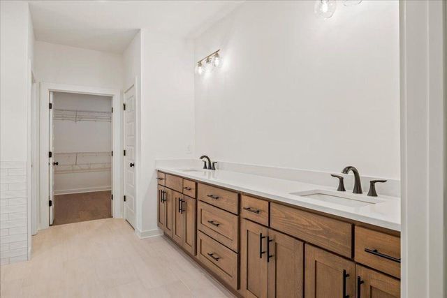 8330 Creekside Overlook Drive, Gainesville, GA 30506