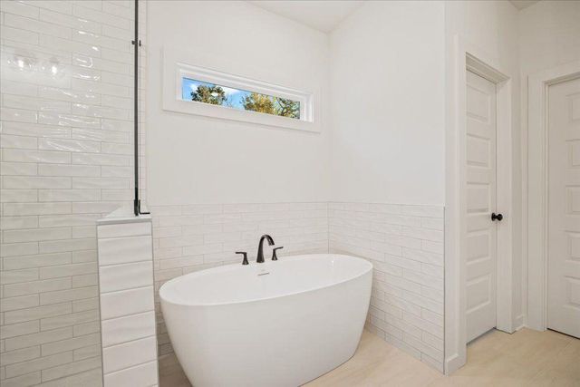 8330 Creekside Overlook Drive, Gainesville, GA 30506