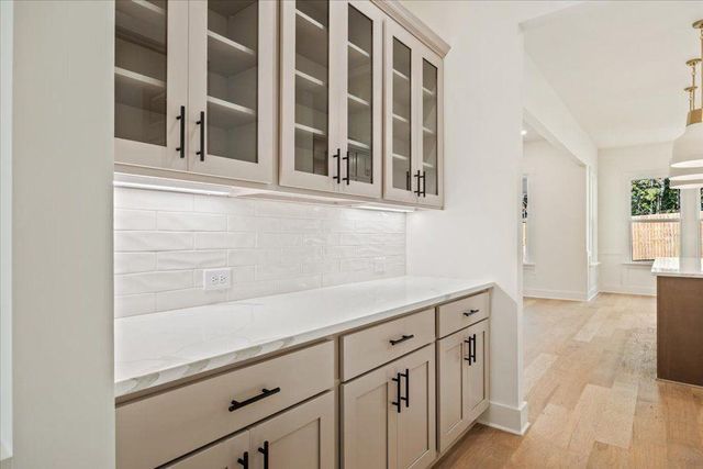 8330 Creekside Overlook Drive, Gainesville, GA 30506