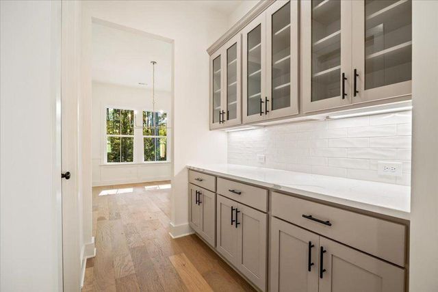 8330 Creekside Overlook Drive, Gainesville, GA 30506