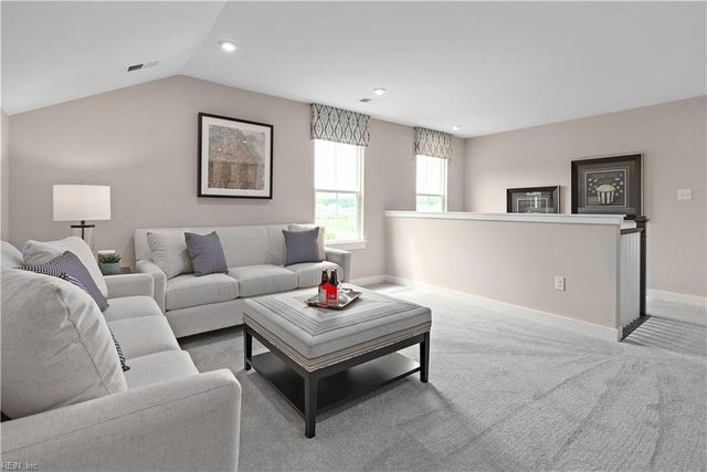 2149 Mainsail DR, Carrollton, VA 23314