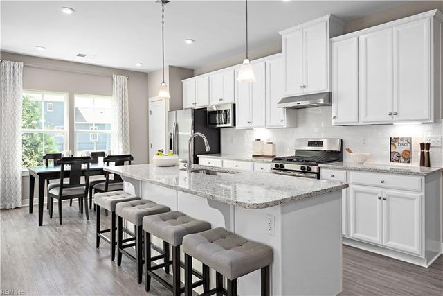 2149 Mainsail DR, Carrollton, VA 23314