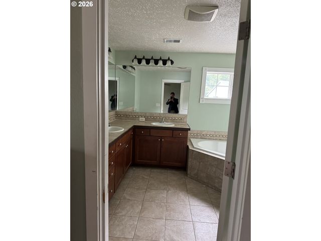 359 BRIDGE St, Fairview, OR 97024