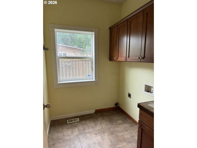 359 BRIDGE St, Fairview, OR 97024