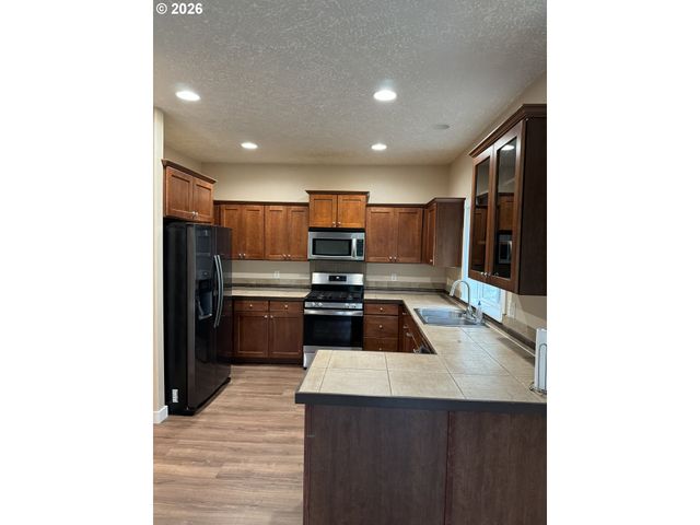 359 BRIDGE St, Fairview, OR 97024