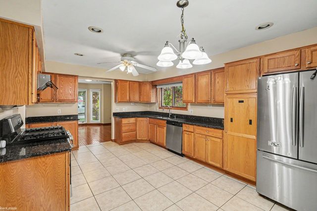 16257 Woodstream Drive, Clinton Township, MI 48038